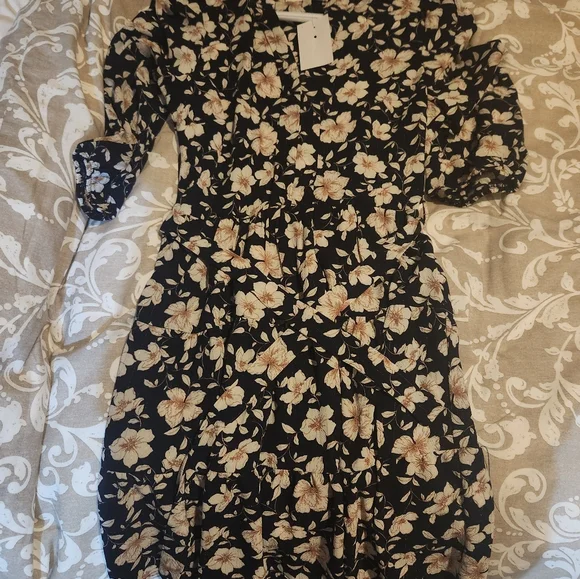 Dress - Picture 2 of 2